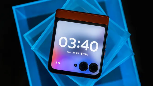 Motorola Razr (2024) vs OPPO Find N3 Flip: Architectural Teardown & Spec Comparison Motorola Razr (2024)